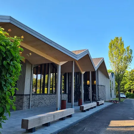 代尔夫特豪特假日公园 * 代夫特